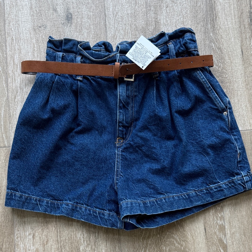 Zara Paperbag Denim Blue Women's Shorts with Brown Belt - Size 6